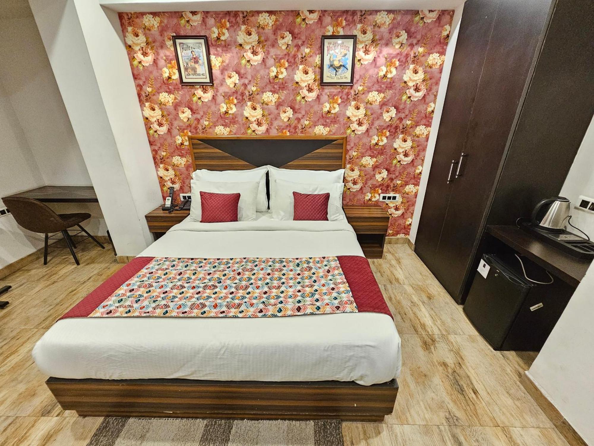 Hotel Linda Suites Near International Airport By La Casa นิวเดลี ภายนอก รูปภาพ