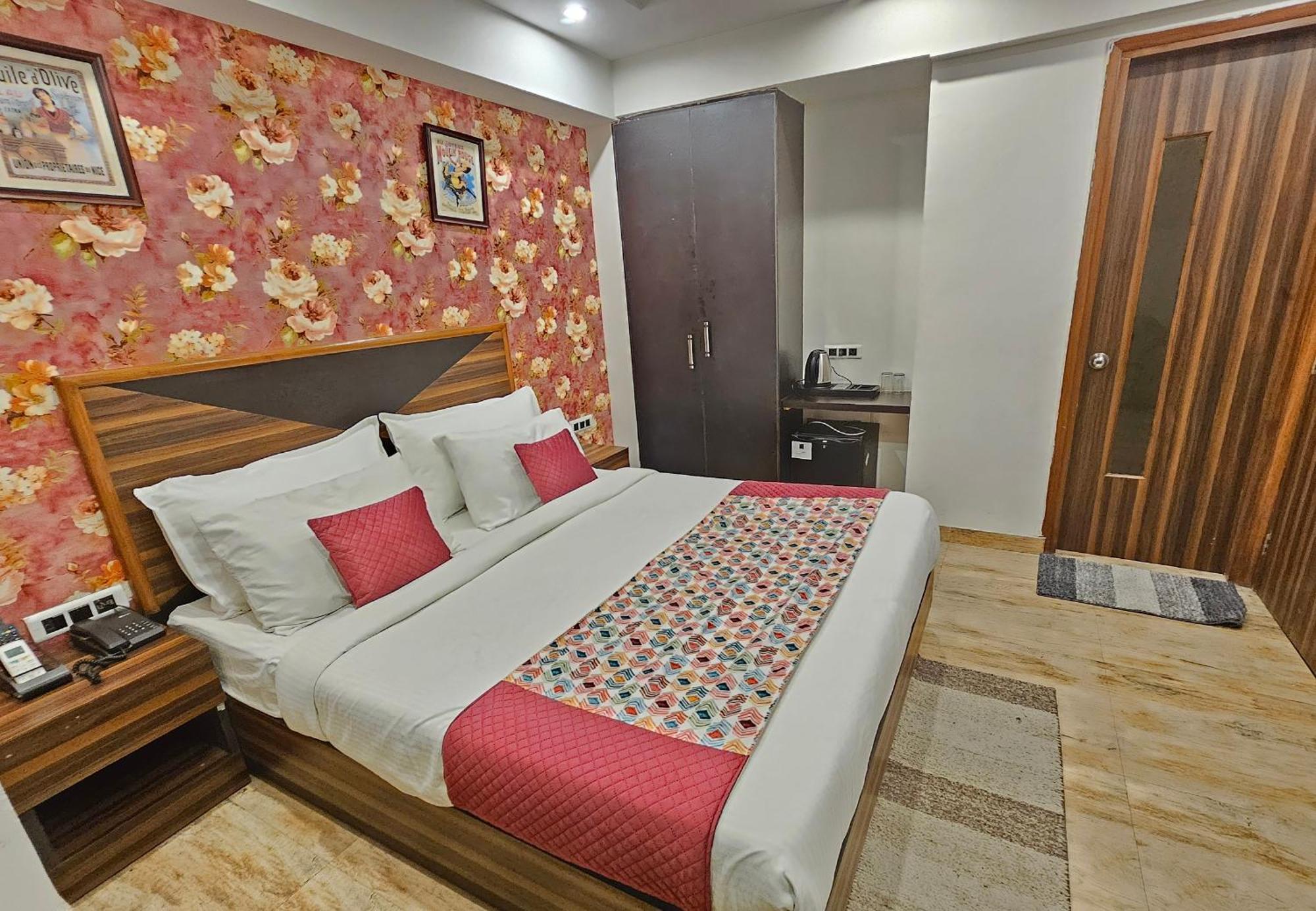 Hotel Linda Suites Near International Airport By La Casa นิวเดลี ภายนอก รูปภาพ